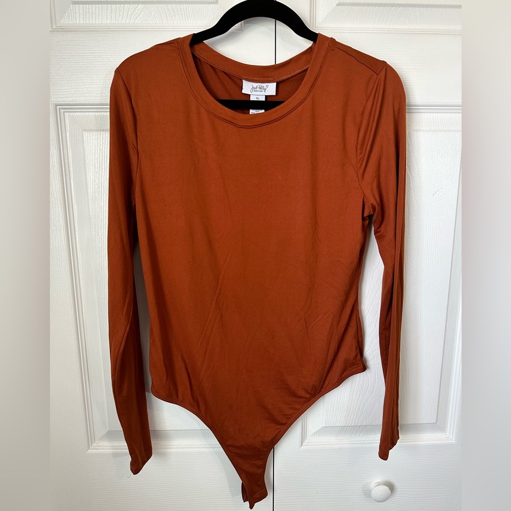 Long sleeve bodysuits sz. L / XL bundle or singles - Picture 2 of 7